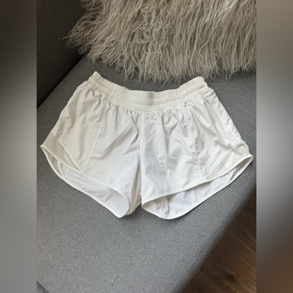 Lululemon Hotty Hot Hight rise Shots size 8 Tall - Picture 3 of 10